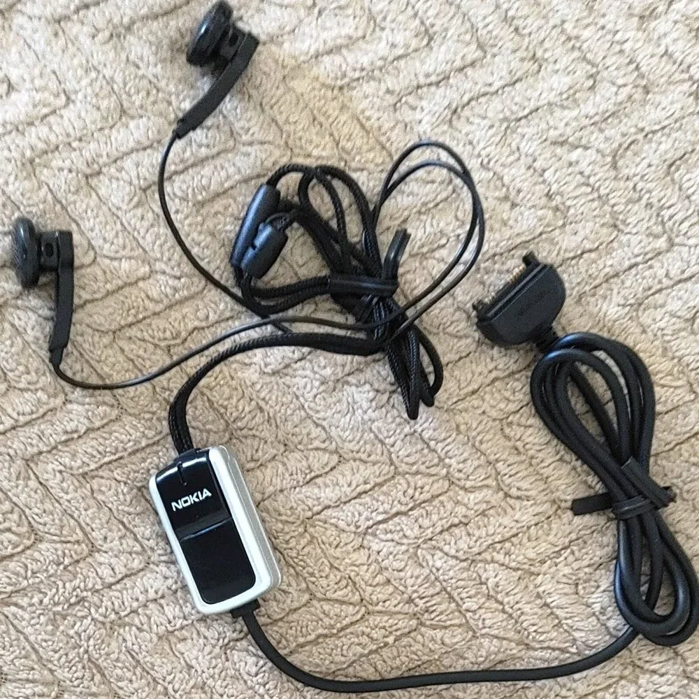 NOKIA Headset as pictured Type HS - 23 for Nokia phone